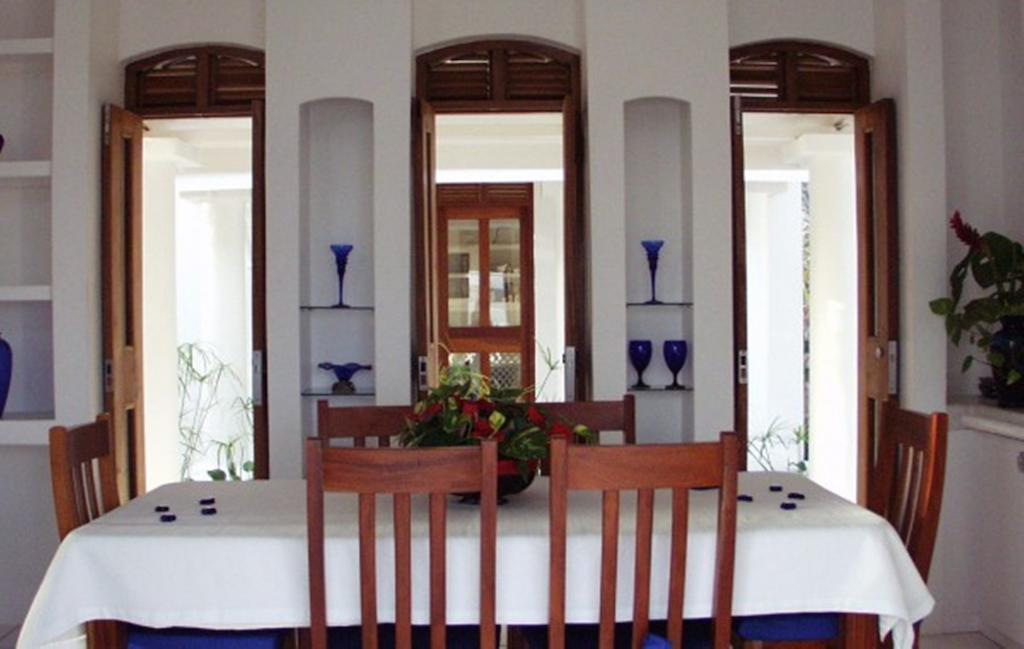 Being Villa Plymouth エクステリア 写真